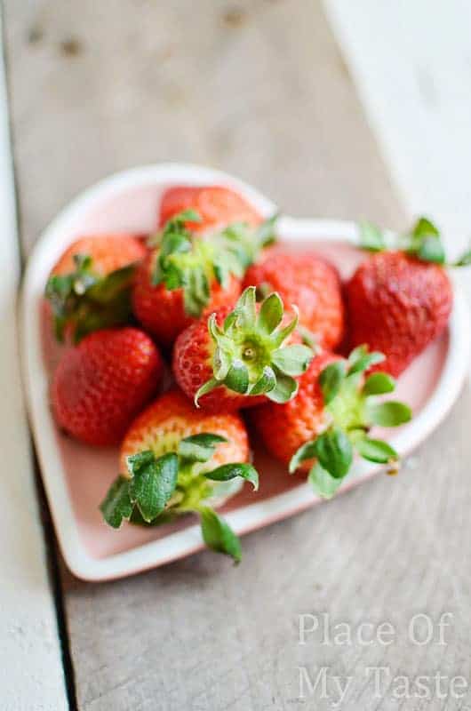 Chocolate dipped strawberries @placeofmytaste.com-1
