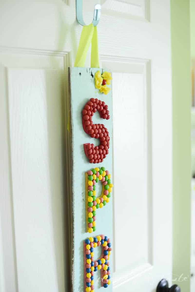Spring hanging sign with Skittles-PlaceOfMyTaste 