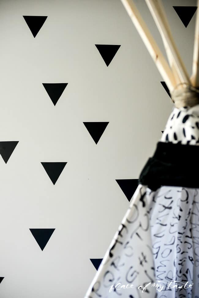 EASY TRIANGLE ACCENT WALL