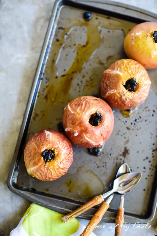 BAKED APPLES WITH RAISINS (2 of 7)