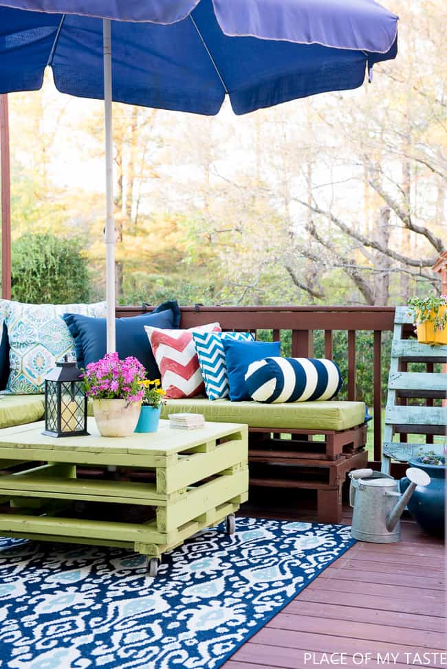 PALLET PATIO|SPRING REFRESH|Blogger Stylin’ Home tours