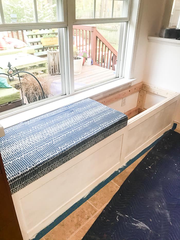 DIY BUILT IN STORAGE BENCH TUTORIAL