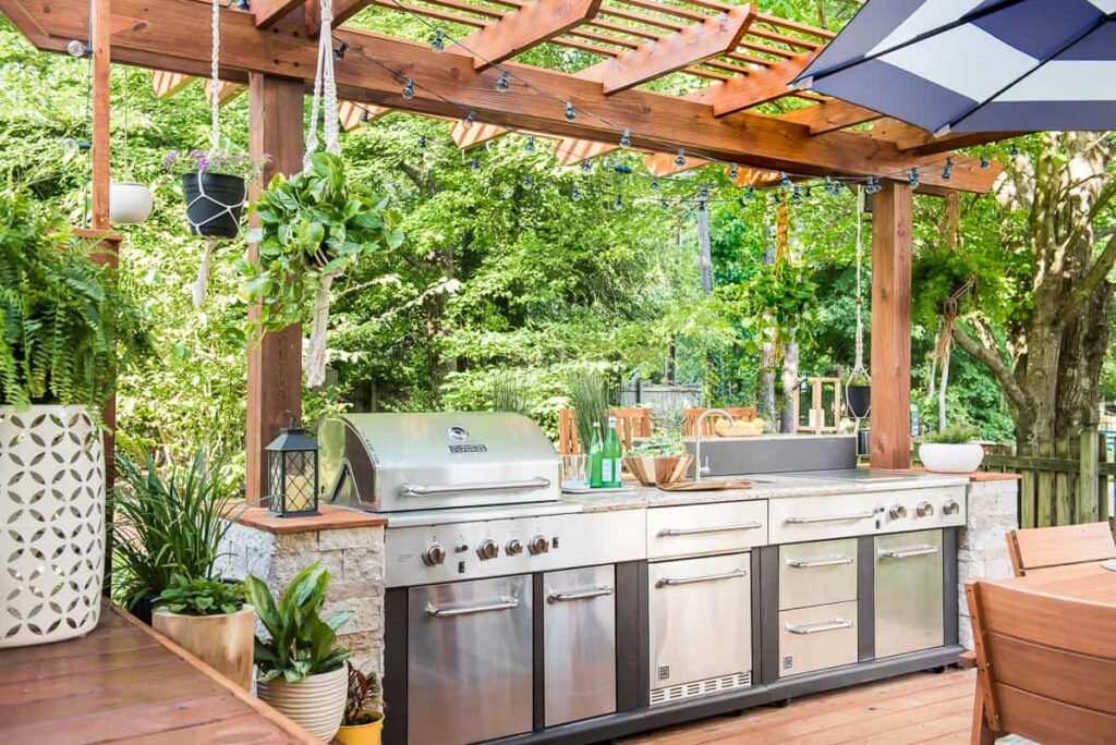 AMAZING OUTDOOR KITCHEN YOU WANT TO SEE