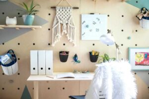 Awesome DIY Giant Pegboard study wall
