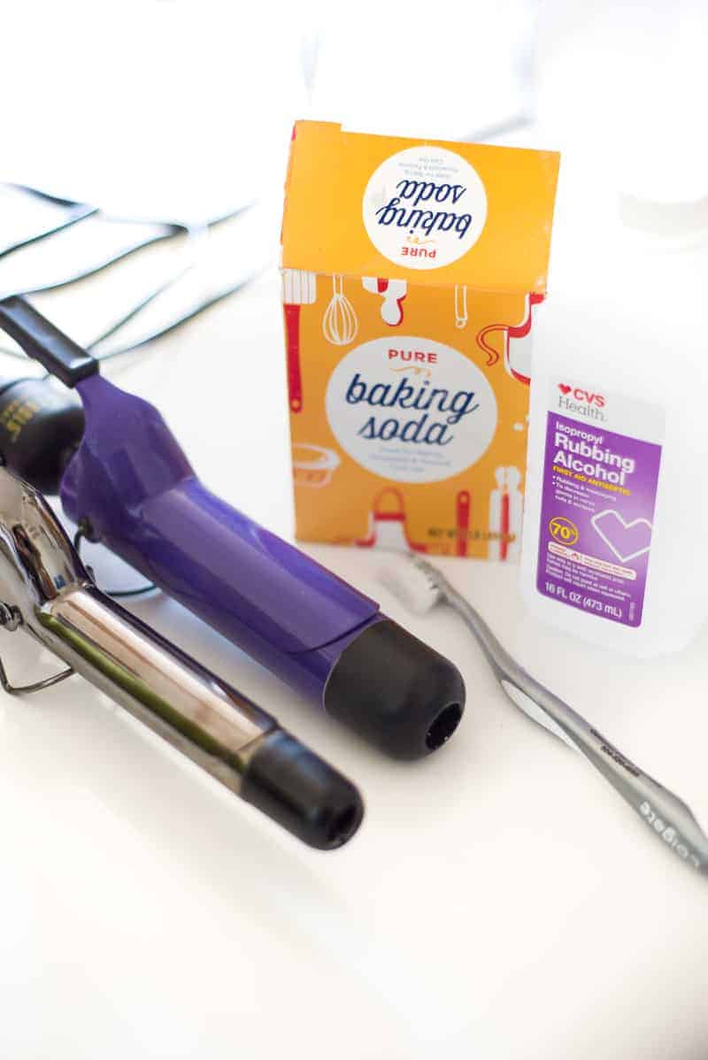 Learn how to clean a curling iron in short 10 minutes! Seriously! I NEVER cleaned my curling iron but I will sure do it regularly now! It's a super easy cleaning method. Try!
