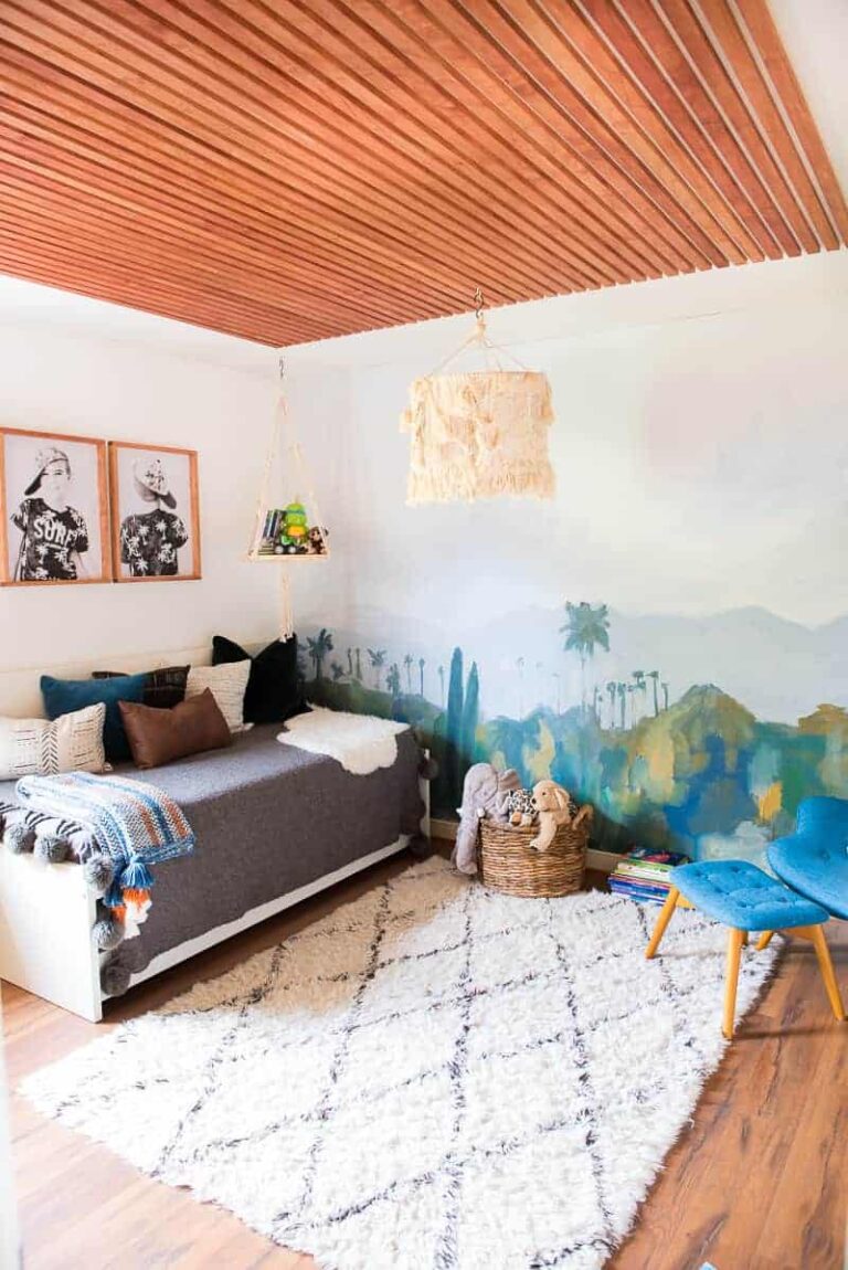 KIDS ROOM MAKEOVER WITH MINTED WALL MURALS
