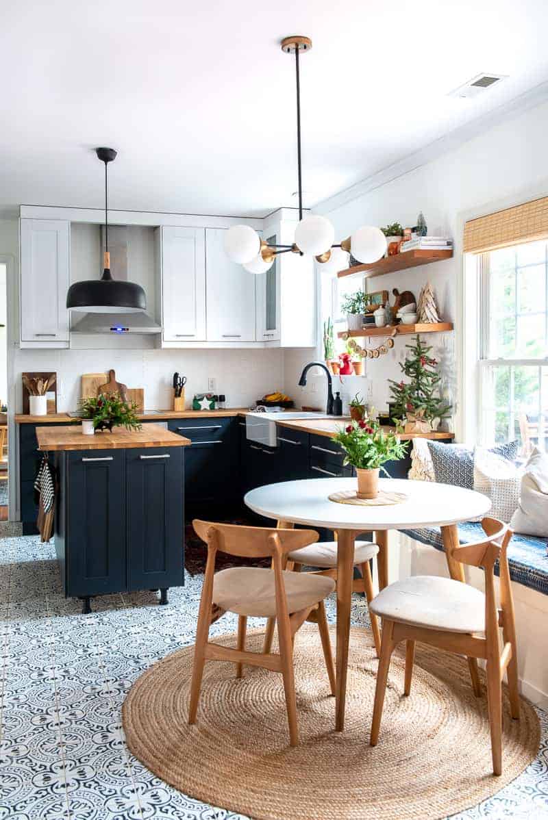 Two toned kitchen in Christmas home
