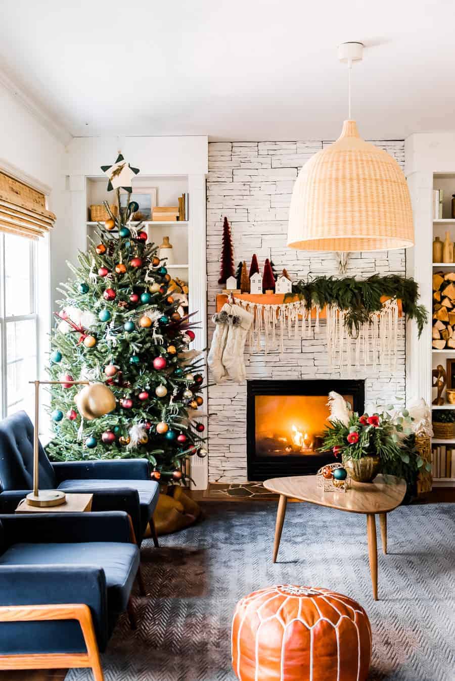 https://placeofmytaste.com/wp-content/uploads/2019/12/Boho-Christmas-decor-1-of-37.jpg