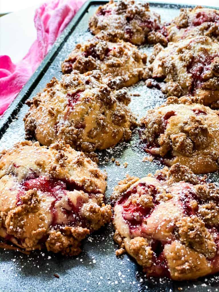 Strawberry Crumble Muffins