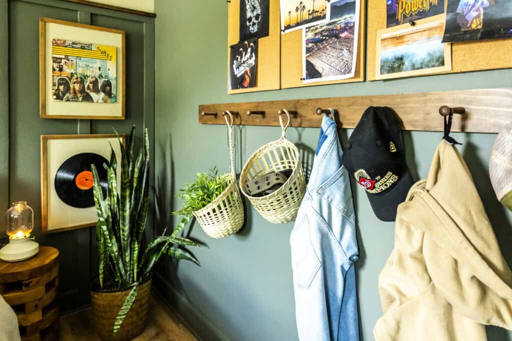 DIY Peg Hanging Rail 